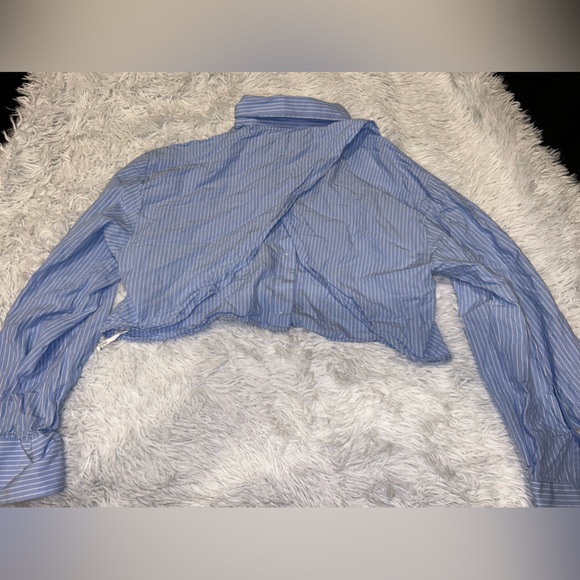 Cropped long sleeve button down - Picture 3 of 4